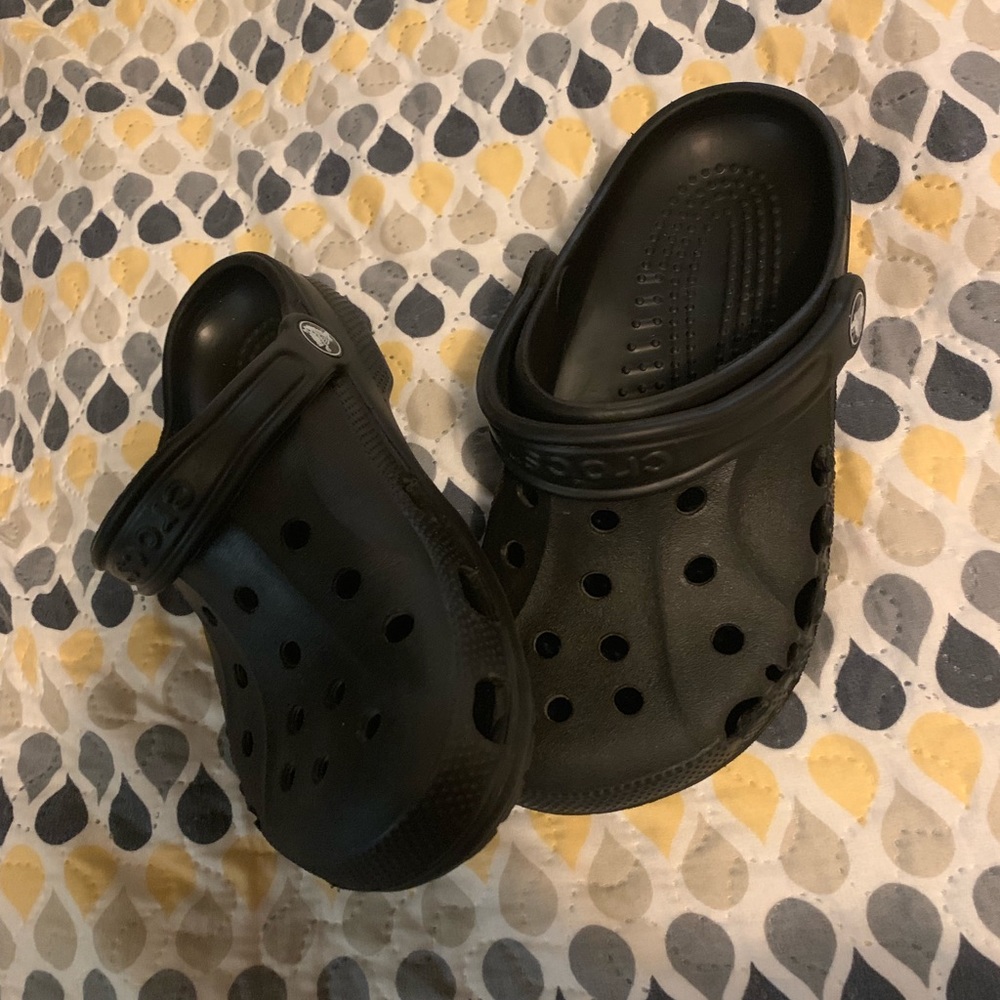 crocs